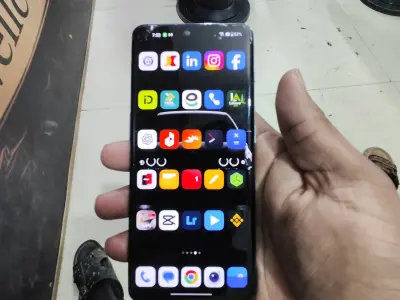 OnePlus 11 5g - photo 1