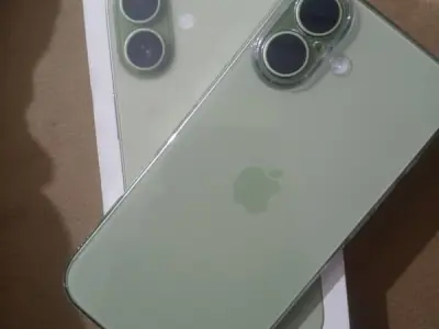 Apple iPhone 17 - photo 1