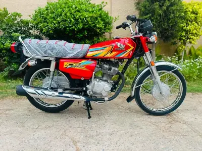 125 Honda | Model 2026 | 1800 KM Driven | Red Honda Bike Urgent Sale - photo 3
