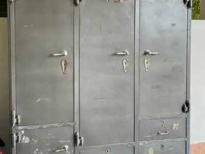 Almari / Safe Almari / Metal Wardrobe for Sale - photo 1