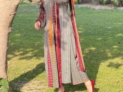 Elegant Black Printed Lawn 3 Piece Suit for Women | Premium Summer Collection - photo 2