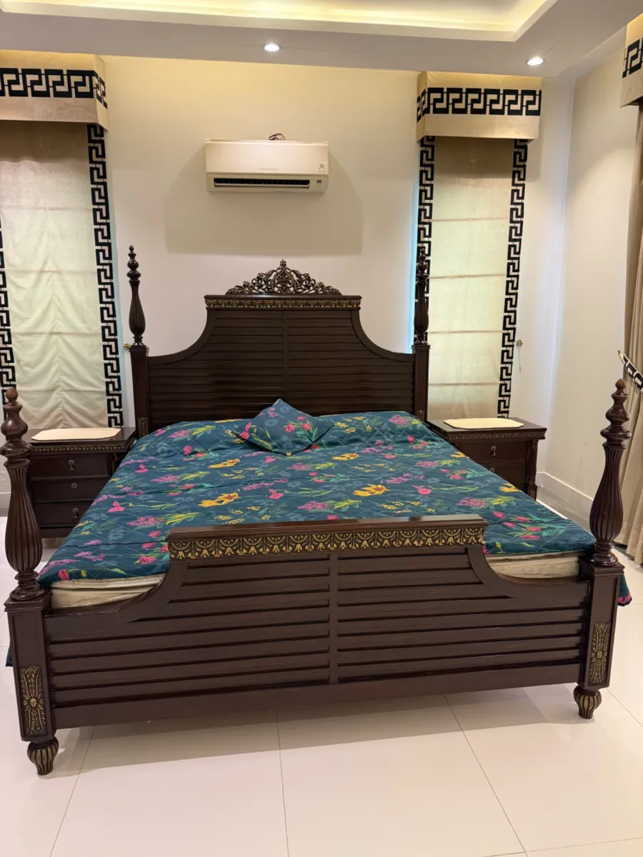 Bed set with dresser 