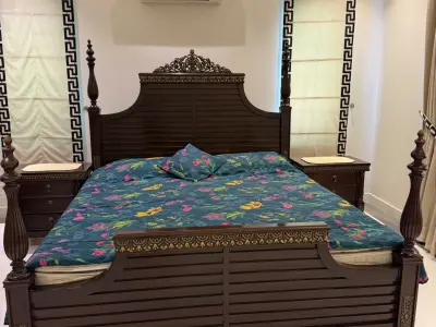 Bed set with dresser  - photo 1