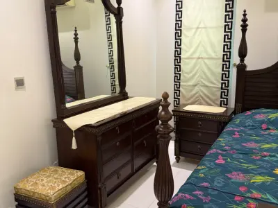 Bed set with dresser  - photo 3