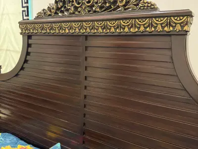 Bed set with dresser  - photo 5