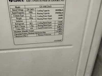 Gree 1.5 Ton AC non inverter - photo 1