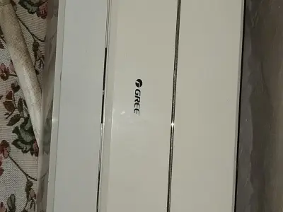 Gree 1.5 Ton AC non inverter - photo 2