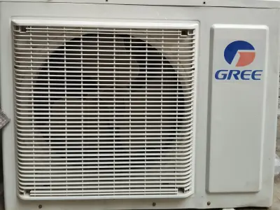 Gree 1.5 Ton AC non inverter - photo 3