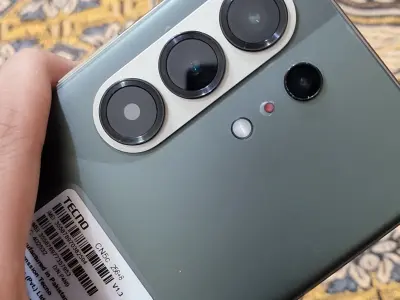 Tecno camon 50 pro - photo 2