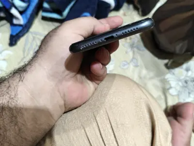 Iphone 11 wth box - photo 2