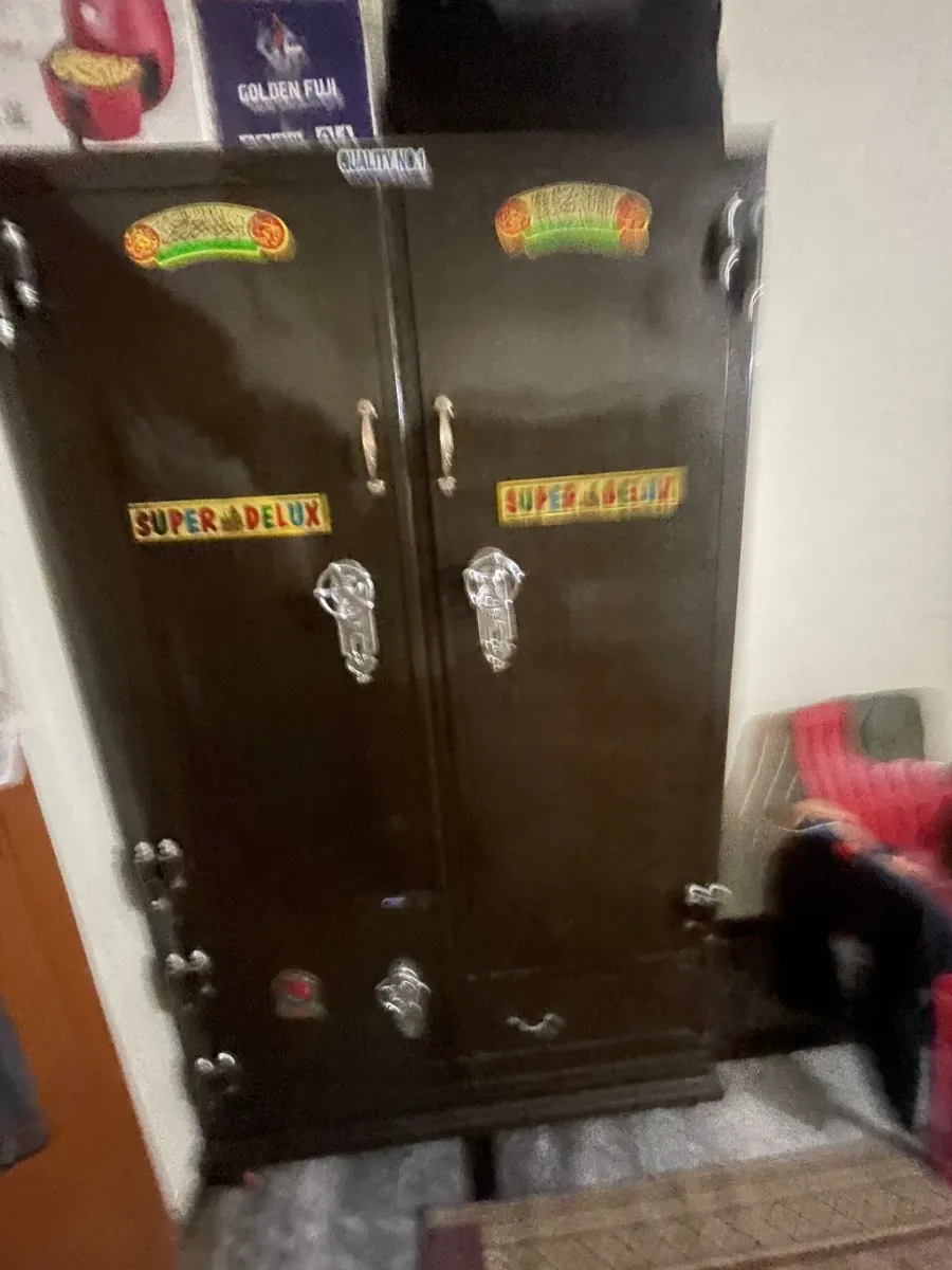 Wardrob (Almari) 