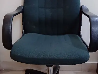 For Sale: Comfortable Computer & Study Chair in Excellent Condition!  
 - photo 1