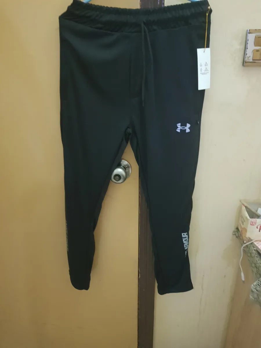 Dry fit trouser for gym.