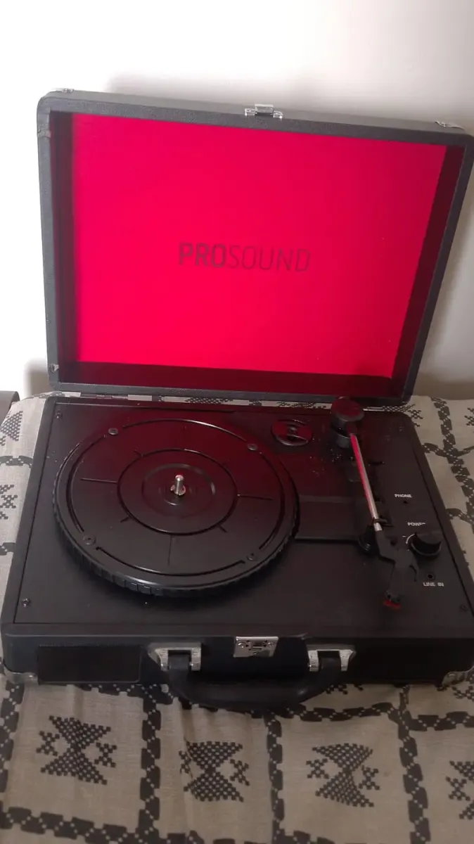 Turntable records player