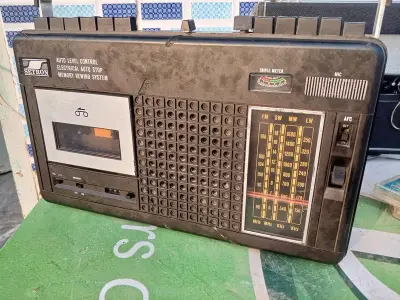 Radio taperecorder setron 4 bands - photo 1