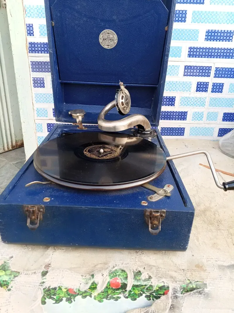 Turntable  gramophone Antoria