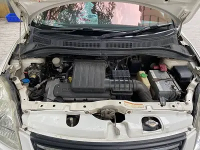 Suzuki Swift 1.3 DLX - photo 5