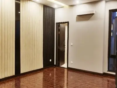 10 Marla Elegant House Available For Sale In Bahria Town Lahore - photo 7