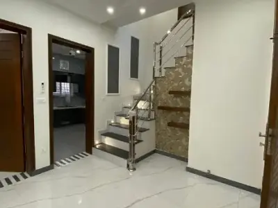 10-Marla Ultra Luxury Modren House For Sale In Sector F Bahria Town Lahore. - photo 2