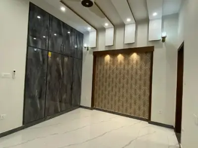 10-Marla Ultra Luxury Modren House For Sale In Sector F Bahria Town Lahore. - photo 10