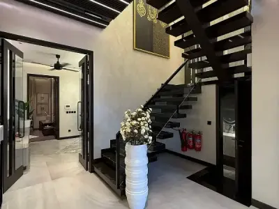 10-Marla Brand New Ultra Luxury Modren House For Sale In Bahria Town Lahore. - photo 9