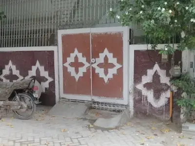 Single Story house old Condition north karachi sector 8 - photo 1