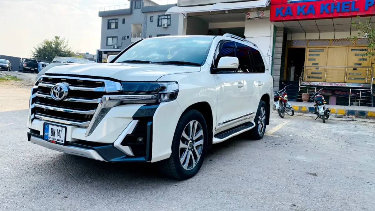 Land Cruiser V8 For Rent