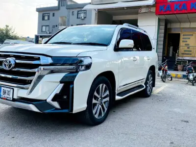 Land Cruiser V8 For Rent