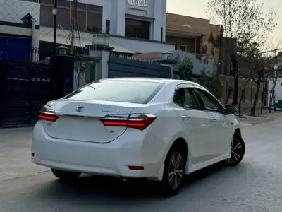 Toyota Corolla Altis 1.6 Model 2018 - photo 10