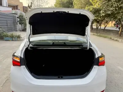 Toyota Corolla Altis 1.6 Model 2018 - photo 12