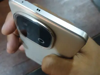 Vivo IQOO Z10 turbo - photo 3