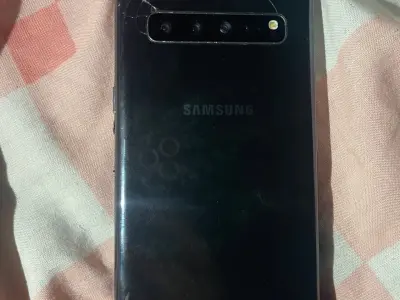 Samsung S10 5G  - photo 1