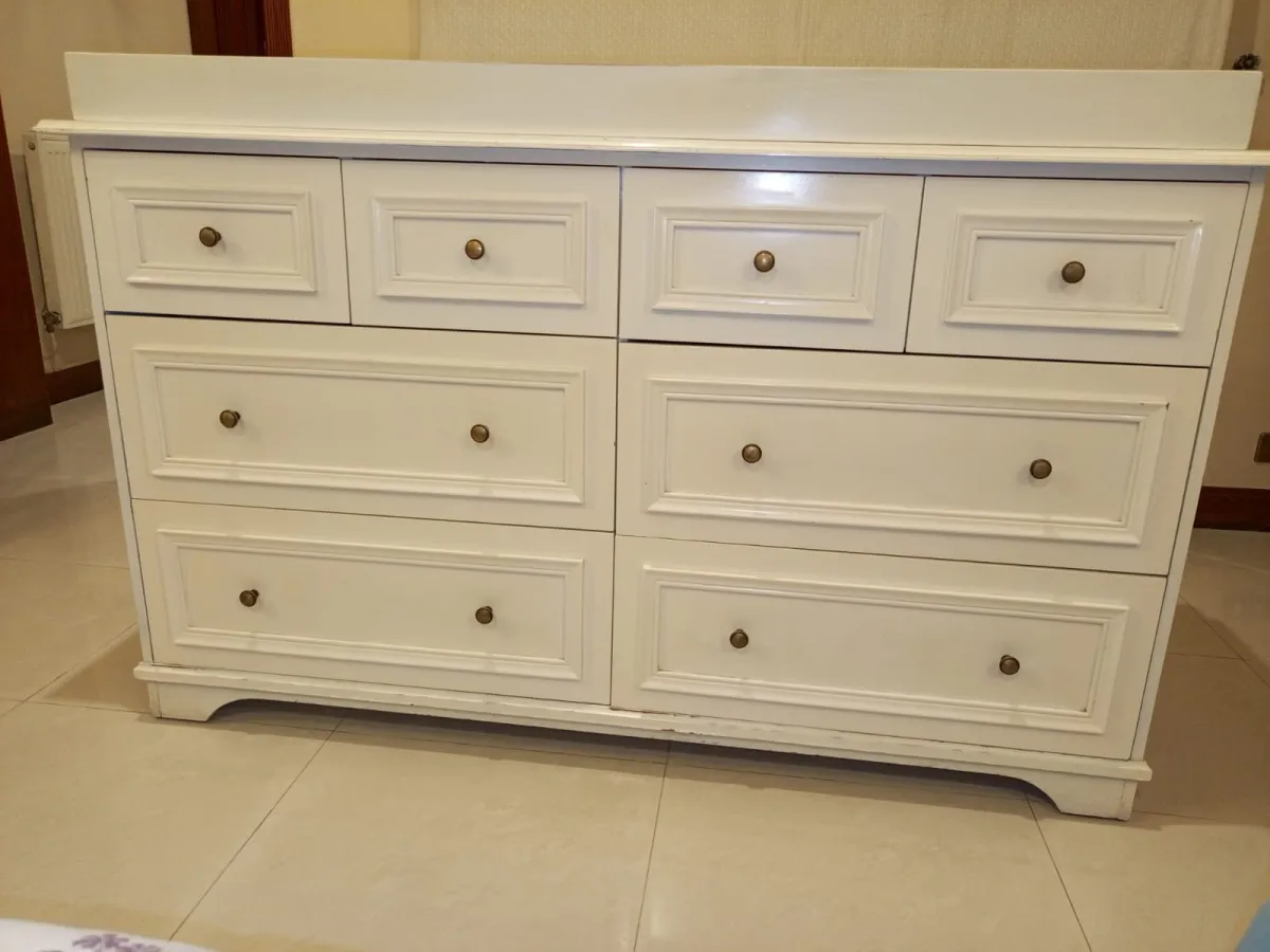 White Wooden Baby Changing Station / 8-Drawer Dresser