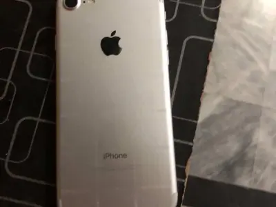 Iphone apple 7 - photo 1