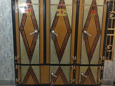 3 door iron wardrobe in very good condition. - photo 5