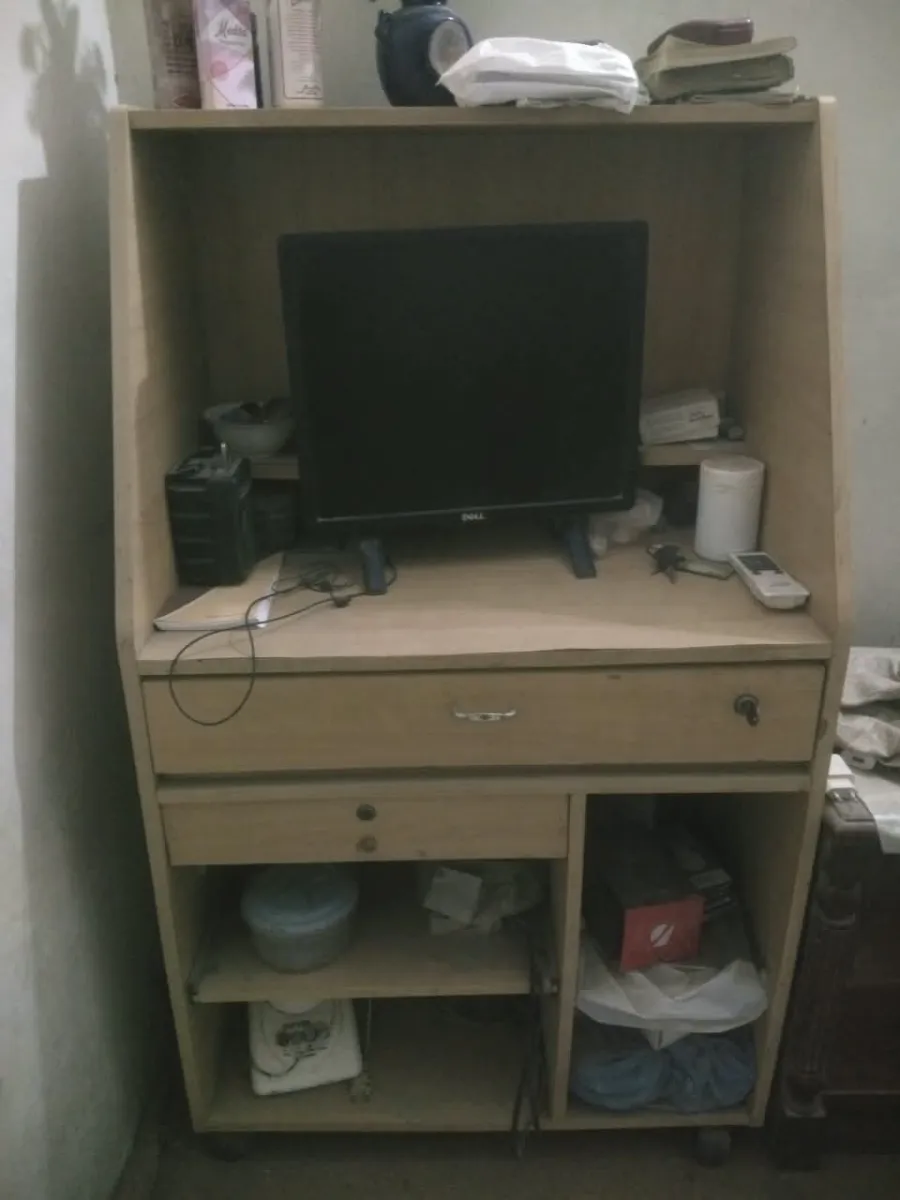 Computer Table in Good Condition
