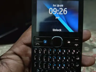 Nokia ASHA 205 - photo 2