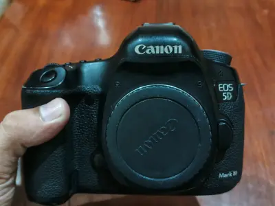 Canon 5D Mark III Full Frame DSLR | Complete Deal + Accessories - photo 2