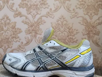 Asics Original Gel Hard Wicket Grippers  - photo 1