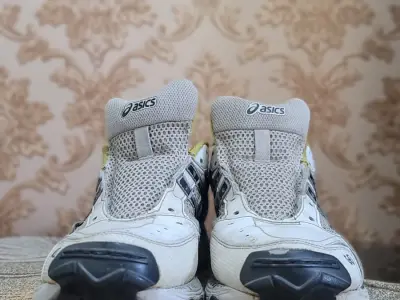 Asics Original Gel Hard Wicket Grippers  - photo 3