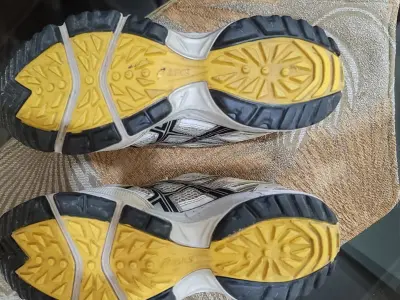 Asics Original Gel Hard Wicket Grippers  - photo 8