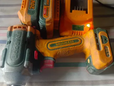 Cordless wrench 300NM - photo 1