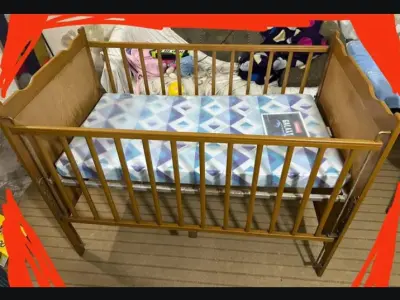 Baby Spring Cot | Bedside Crib | 3 Adjustable Heights | New Mattress - photo 1