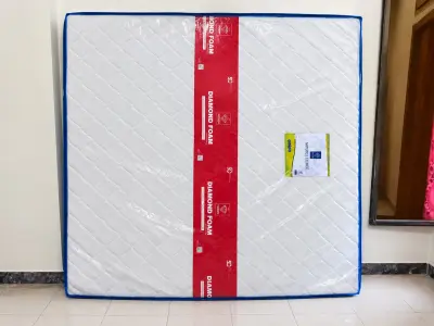Diamond Foam King Size Mattress 78x72x6 – Excellent Condition | 1 Month - photo 2