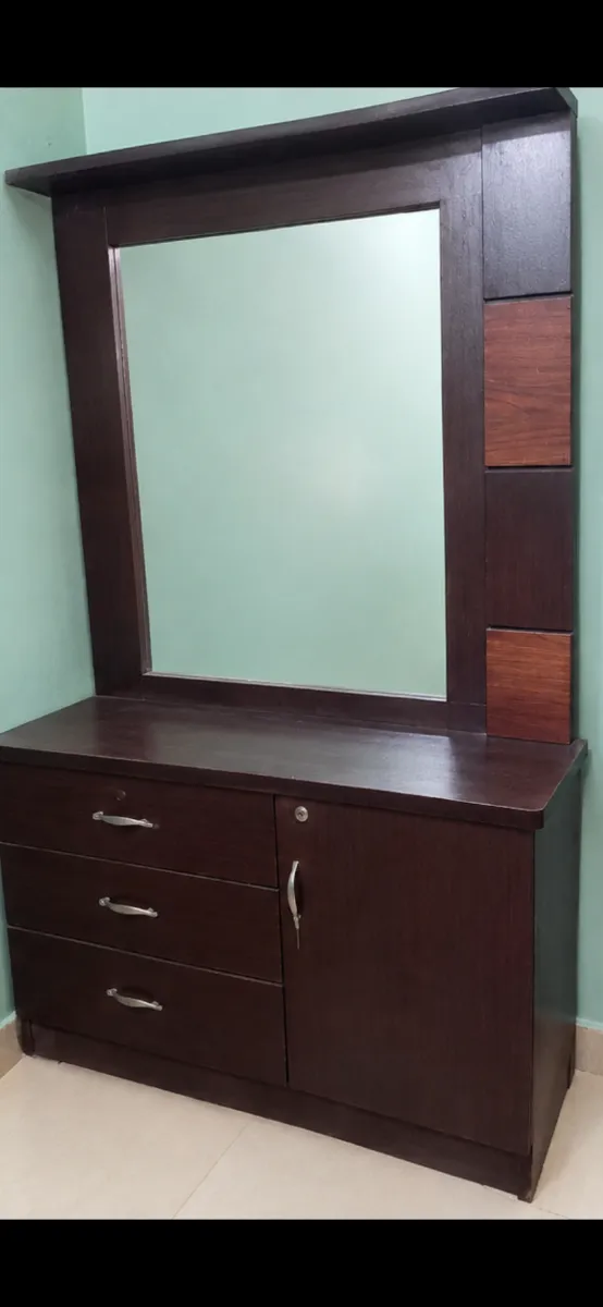 dressing table