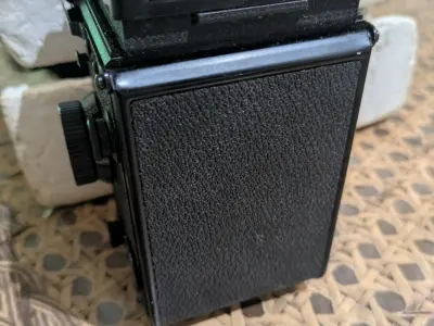 Yashica Mat-124G Camera – Multiple Conditions Available - photo 4