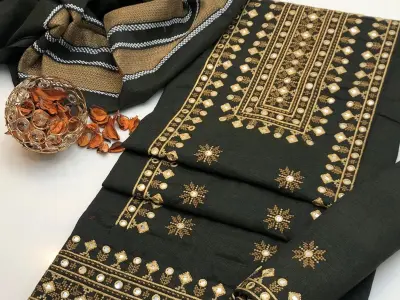 Khaadi Khaddar Embroidered Unstitched Luxury 3 Piece - photo 5