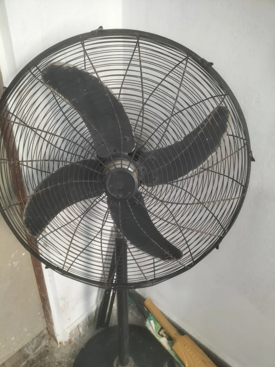 GFS 24-Inch Pedestal Fan - Working Condition