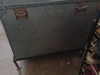 Trunk for sale with stand - photo 3