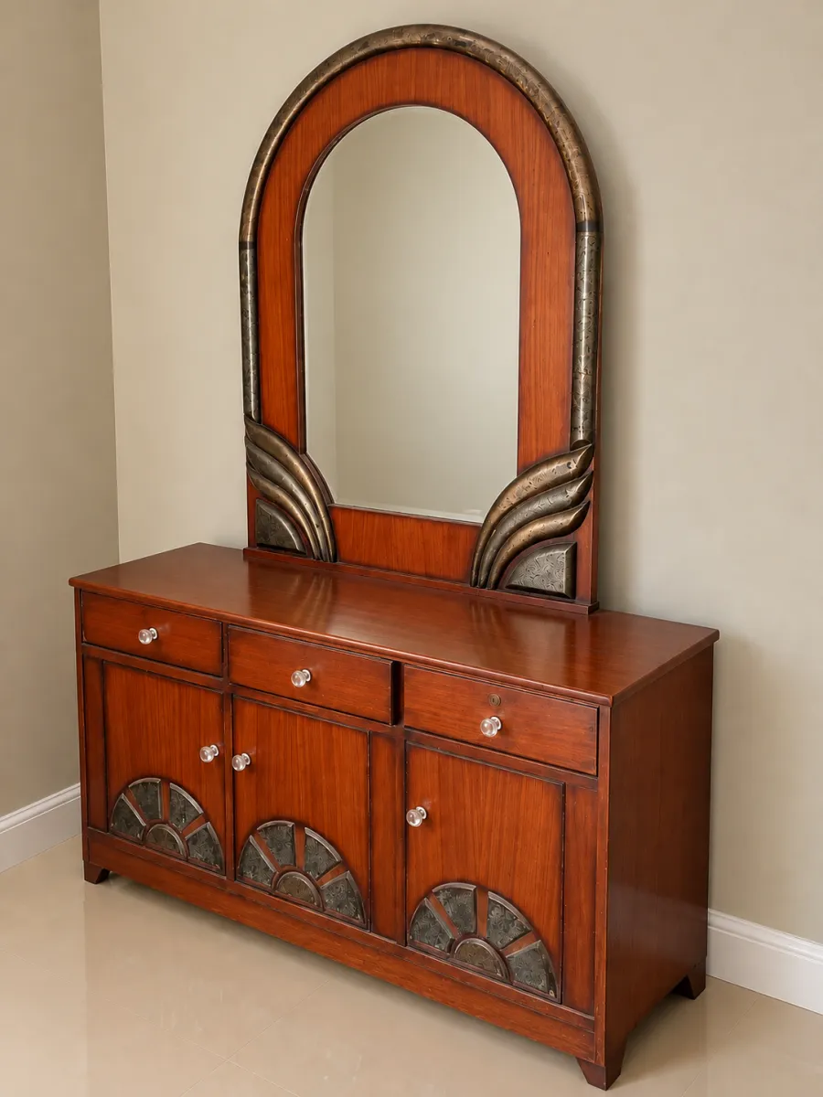 Stylish Dressing Table for Sale – Elegant & Well-Maintained